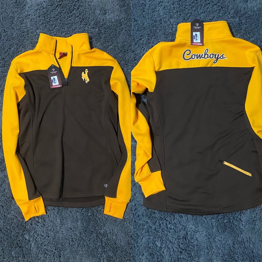 Wyoming Cowboys Pull-over NWT